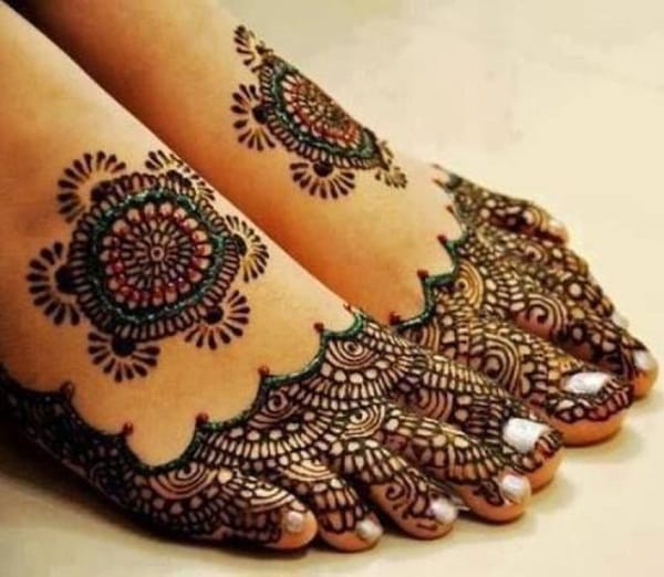 Latest 45 Simple Mehandi Designs for Legs