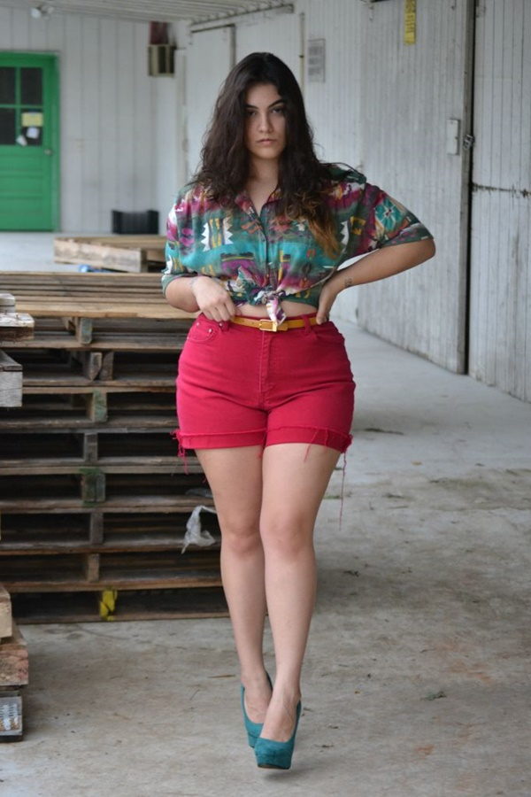 Sexy Curvy Girl Fashion Outfits and Ideas51