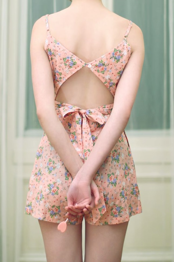 Gorgeous Backless Dresses for Romantic Date (3)