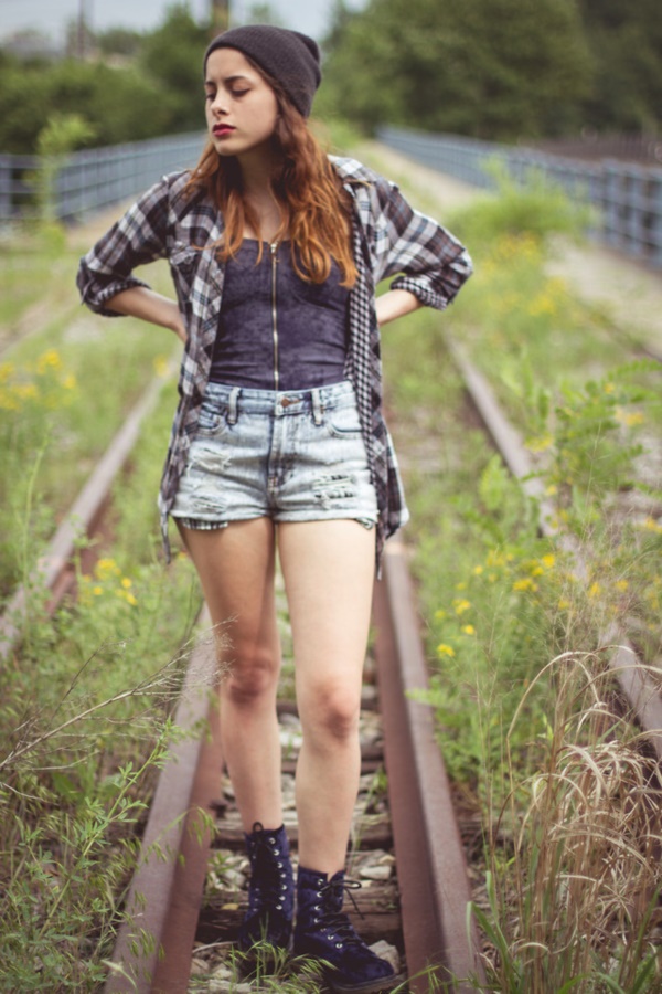 Styling Ideas to wear high waisted Shorts and Jeans0471