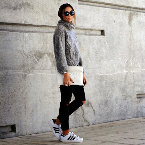 Style-Forward Sneaker Outfits12