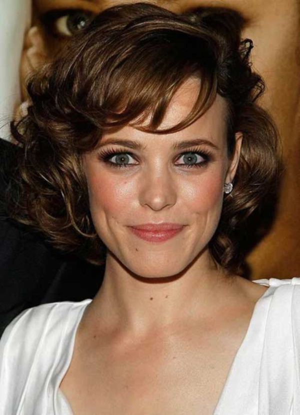 30 Best Short Hairstyles For Thick Hair And Oval Face