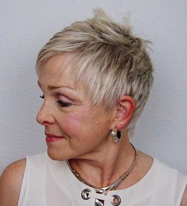 36 Charming Short Hairstyles For Older Women Over 60 Fashion Enzyme